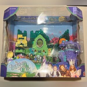 Mattel Wizard Of OZ / Wicked, Emerald City Polly Pocket Micro Playset 2001 *NEW*